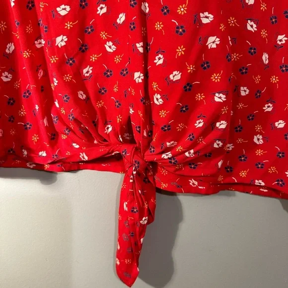 Madewell Novel Tie-Front Top in Prairie Posies Medium - Picture 3 of 8